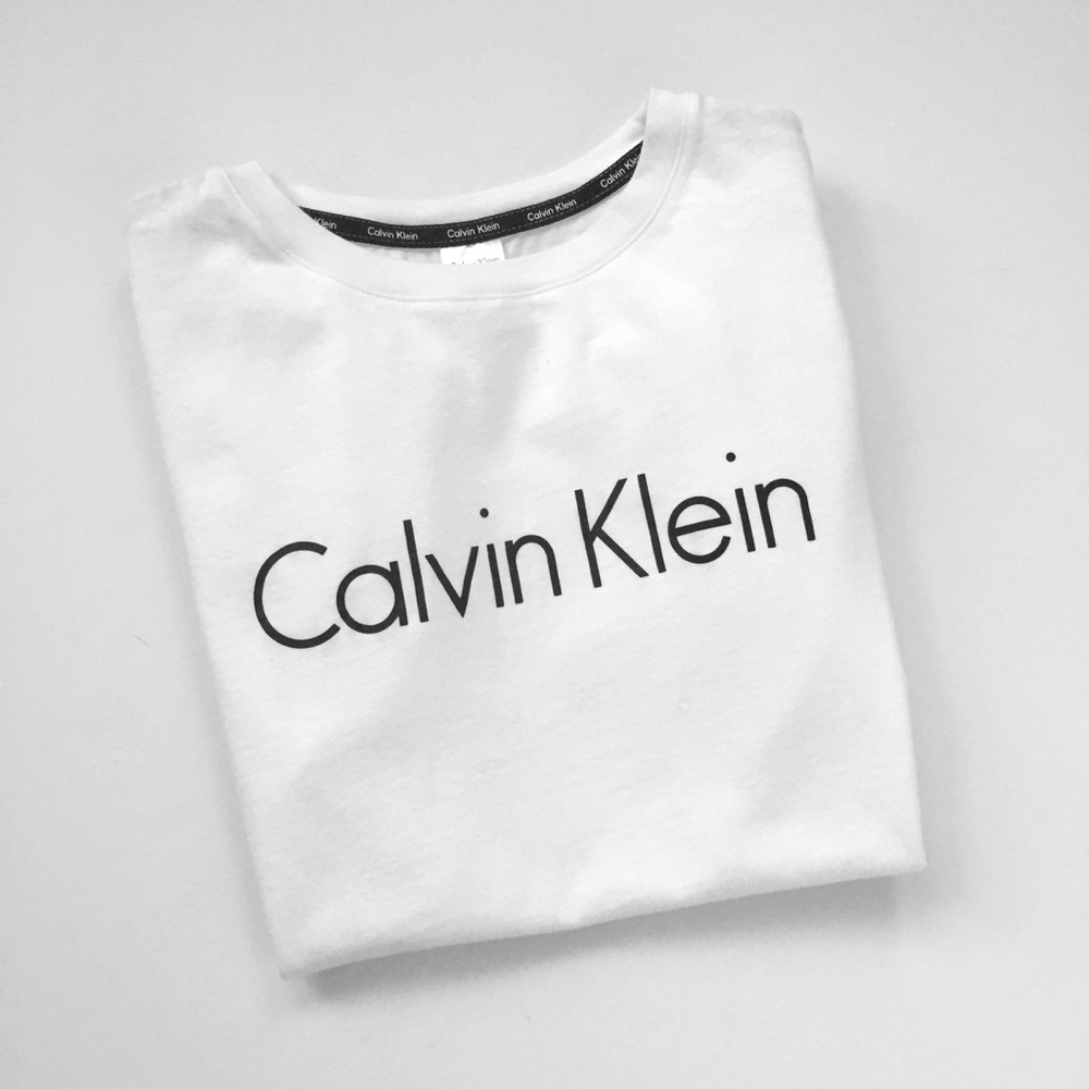 Calvin Klein Logo Cuffed T-Shirt